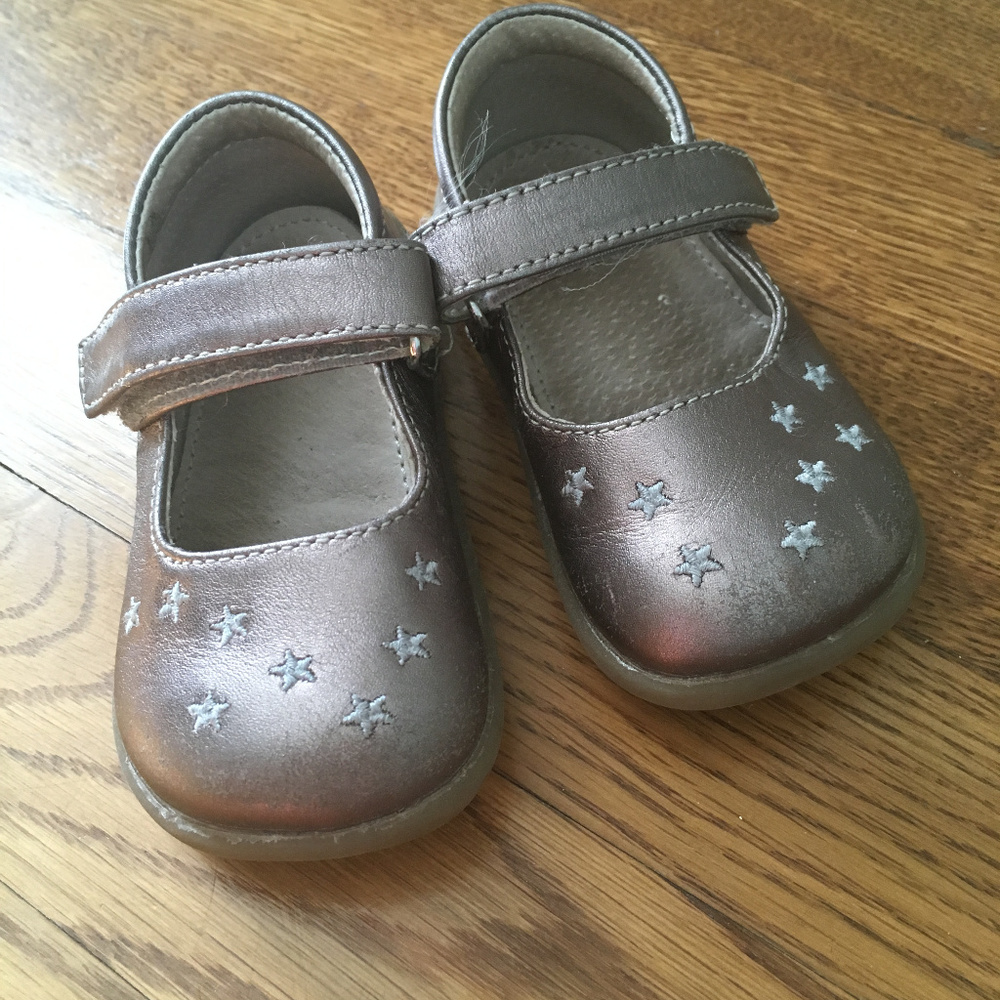 GUC See Kai Run Pewter Star Mary-Janes